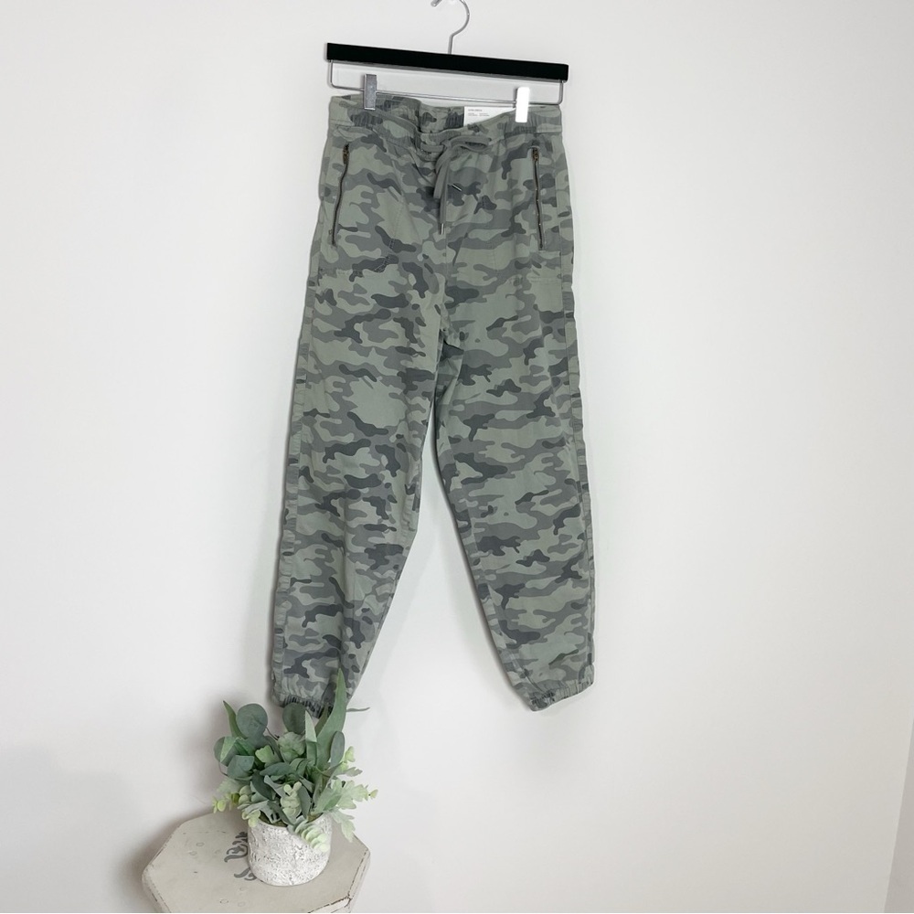 [American Eagle] Camo Print Elastic Waist Cargo Jogger Pants Edgy Casual Trendy